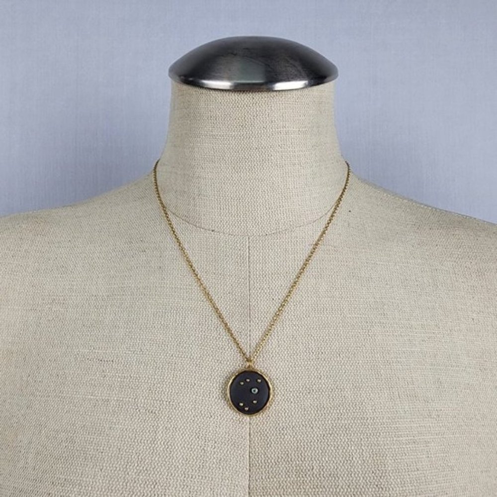 Satya Pisces Zodiac Gold Chain Black